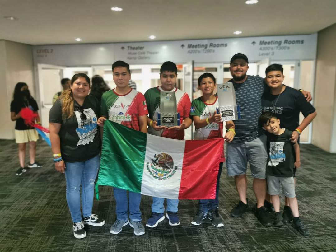 Finaliza con éxito paticipación de equipos Mexicanos en el Campeonato  Mundial de Robótica 2022 - VEX Robotics México